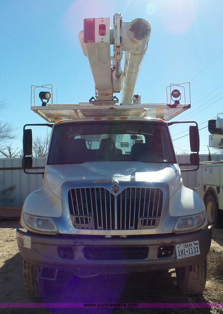 image for item L4479 2007 International 4300 bucket truck