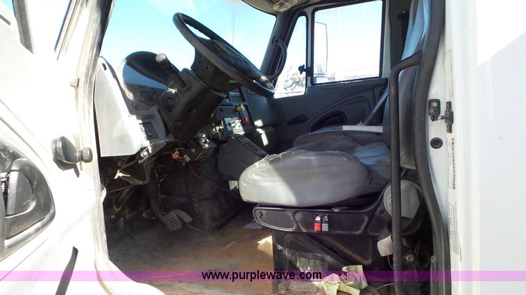 image for item L4479 2007 International 4300 bucket truck