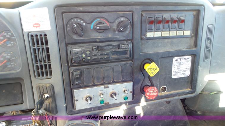 image for item L4479 2007 International 4300 bucket truck