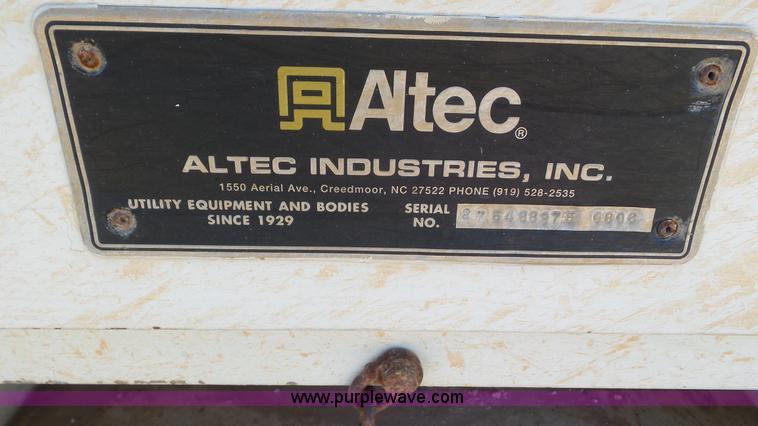 image for item L4479 2007 International 4300 bucket truck