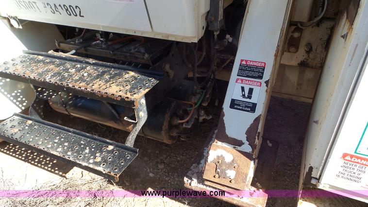 image for item L4479 2007 International 4300 bucket truck