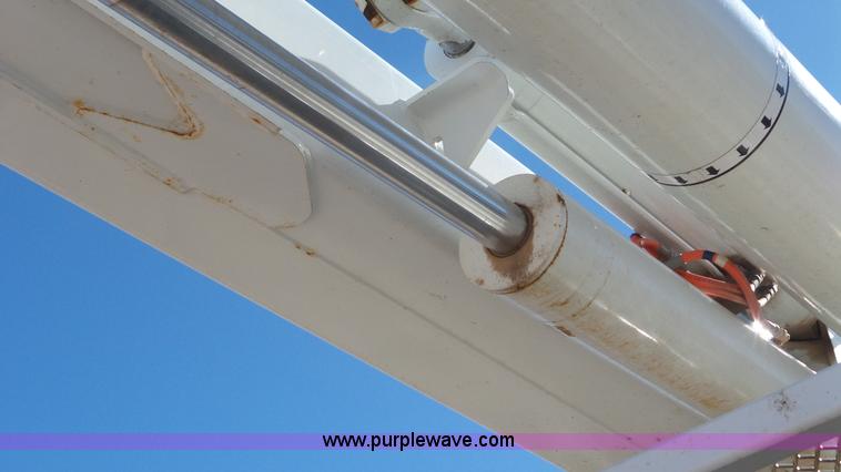 image for item L4479 2007 International 4300 bucket truck