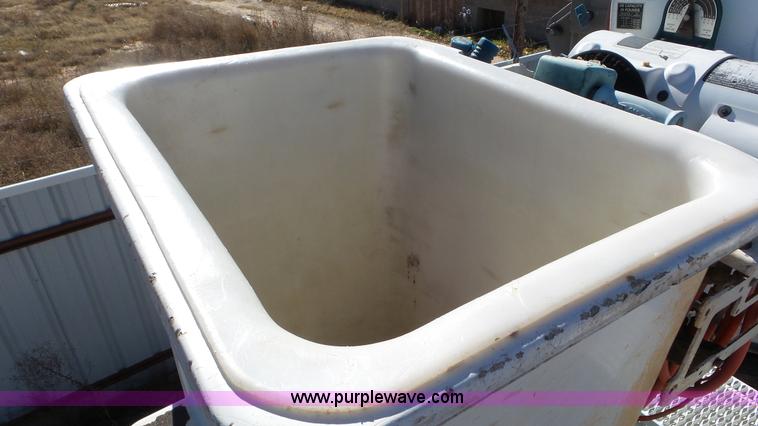 image for item L4479 2007 International 4300 bucket truck