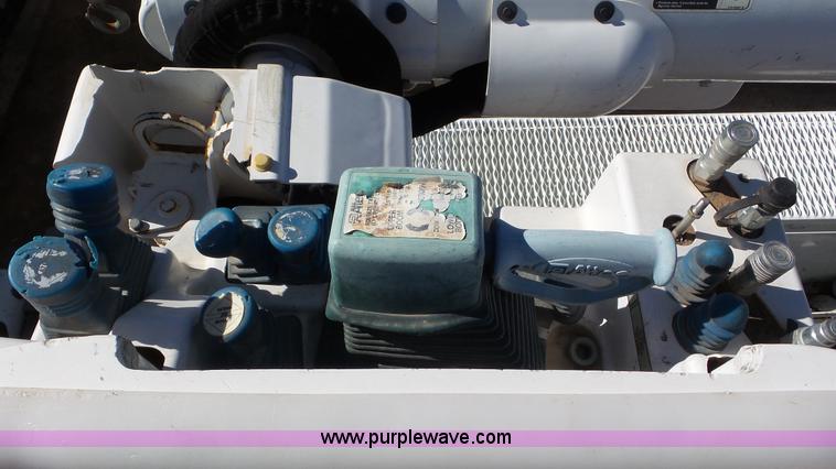 image for item L4479 2007 International 4300 bucket truck