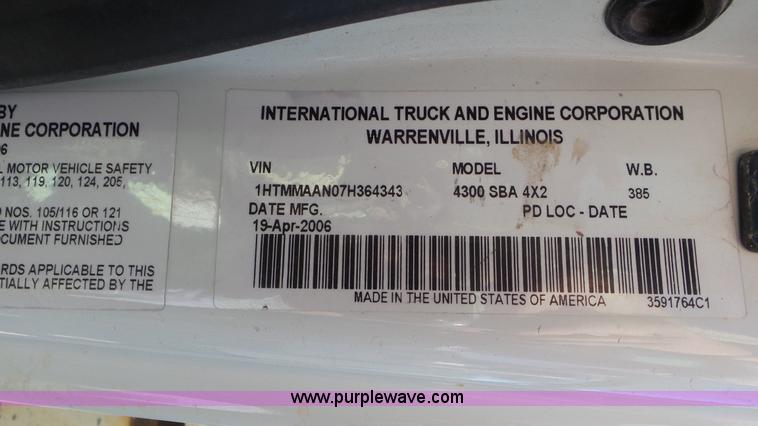 image for item L4479 2007 International 4300 bucket truck