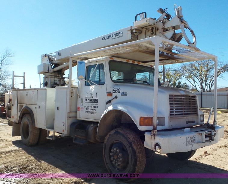 image for item L4482 2001 International 4800 digger derrick truck