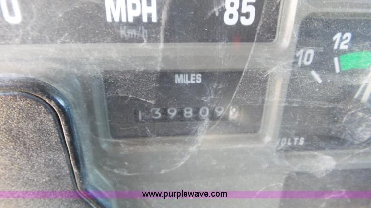 image for item L4482 2001 International 4800 digger derrick truck