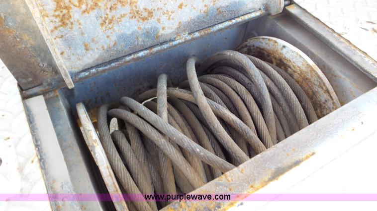 image for item L4482 2001 International 4800 digger derrick truck