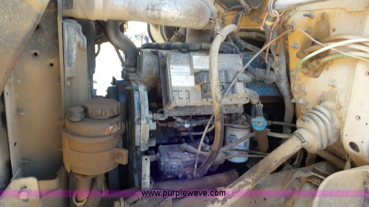 image for item L4482 2001 International 4800 digger derrick truck