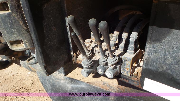 image for item L4482 2001 International 4800 digger derrick truck