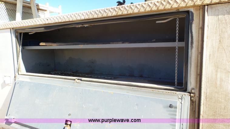 image for item L4482 2001 International 4800 digger derrick truck