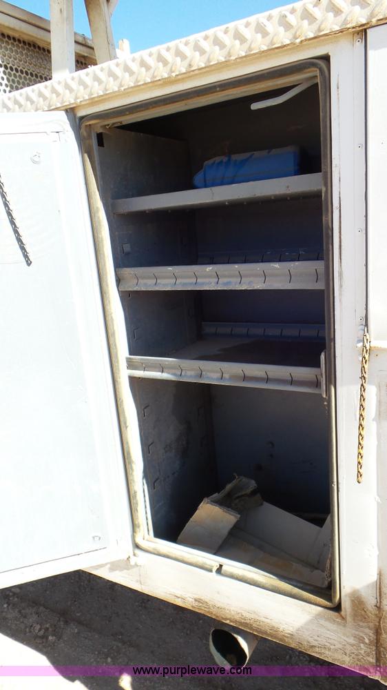 image for item L4482 2001 International 4800 digger derrick truck