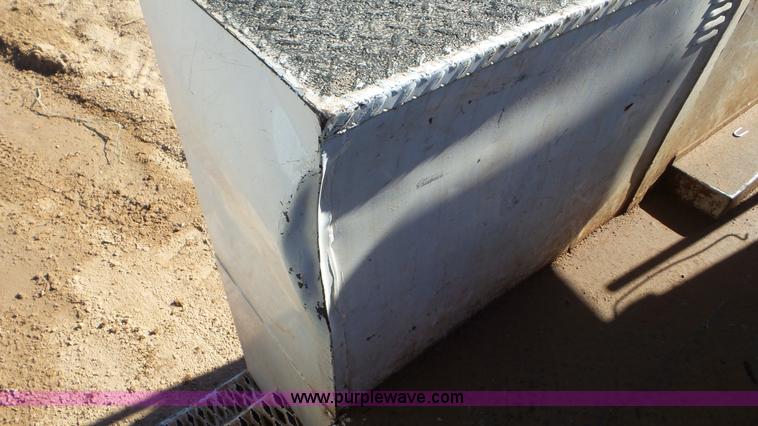 image for item L4482 2001 International 4800 digger derrick truck