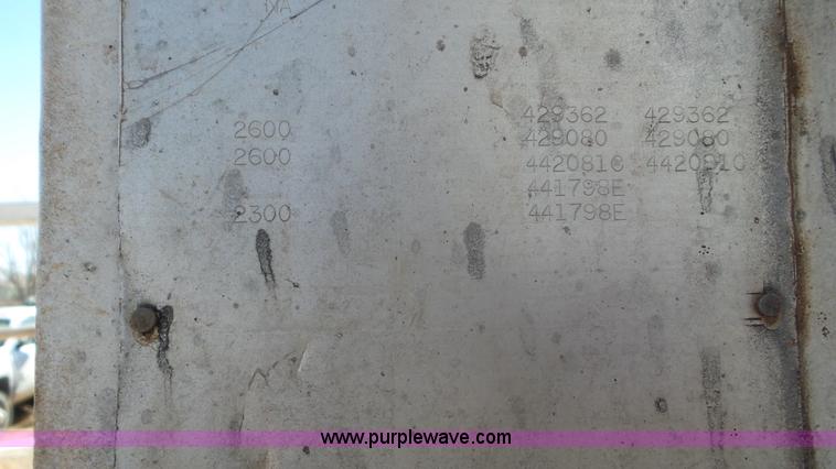 image for item L4482 2001 International 4800 digger derrick truck