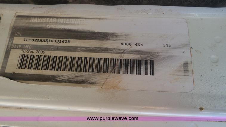 image for item L4482 2001 International 4800 digger derrick truck