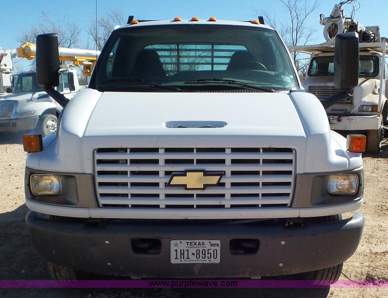 image for item L4483 2007 Chevrolet C4500 flatbed truck
