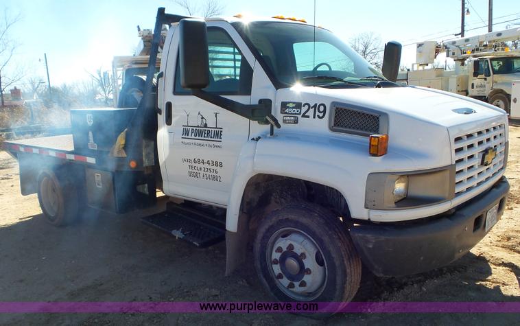 image for item L4483 2007 Chevrolet C4500 flatbed truck