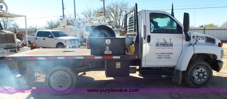 image for item L4483 2007 Chevrolet C4500 flatbed truck