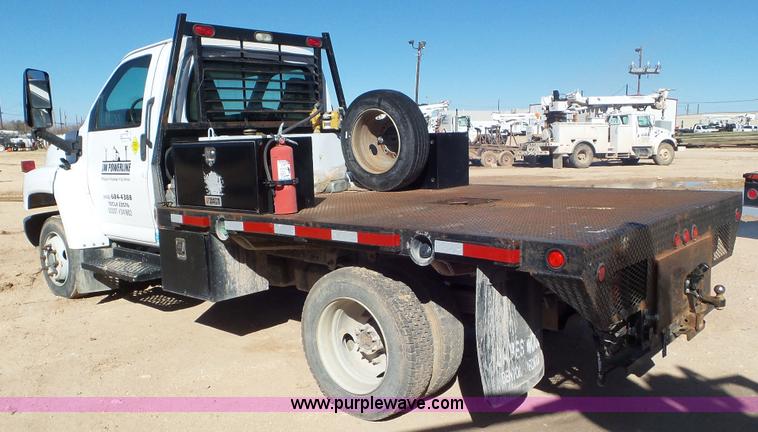 image for item L4483 2007 Chevrolet C4500 flatbed truck