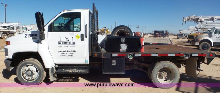 image for item L4483 2007 Chevrolet C4500 flatbed truck