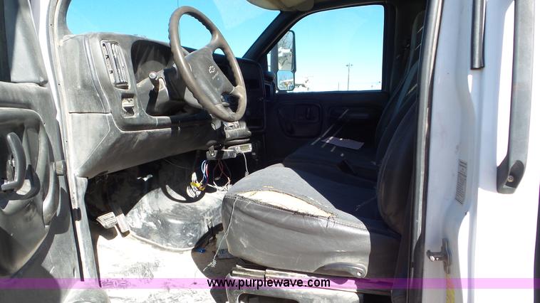 image for item L4483 2007 Chevrolet C4500 flatbed truck