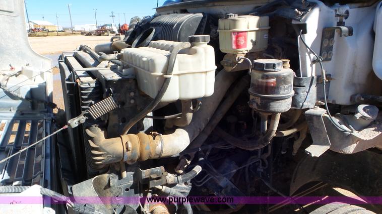 image for item L4483 2007 Chevrolet C4500 flatbed truck