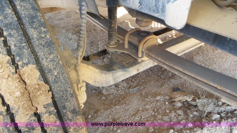 image for item L4483 2007 Chevrolet C4500 flatbed truck