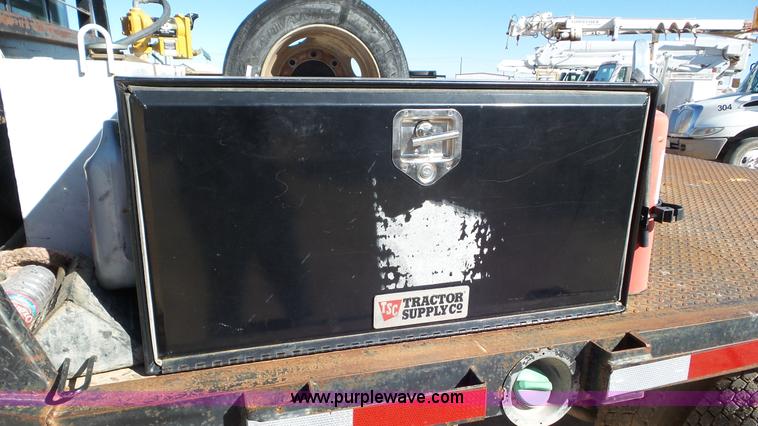 image for item L4483 2007 Chevrolet C4500 flatbed truck