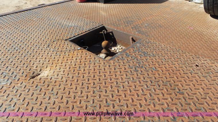 image for item L4483 2007 Chevrolet C4500 flatbed truck