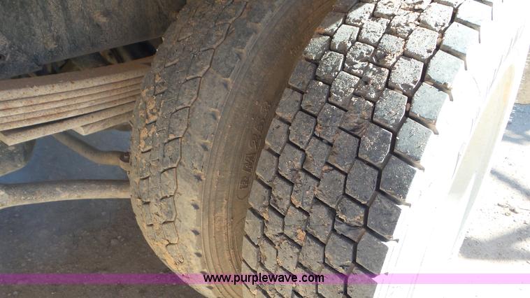 image for item L4483 2007 Chevrolet C4500 flatbed truck