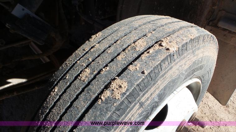 image for item L4483 2007 Chevrolet C4500 flatbed truck