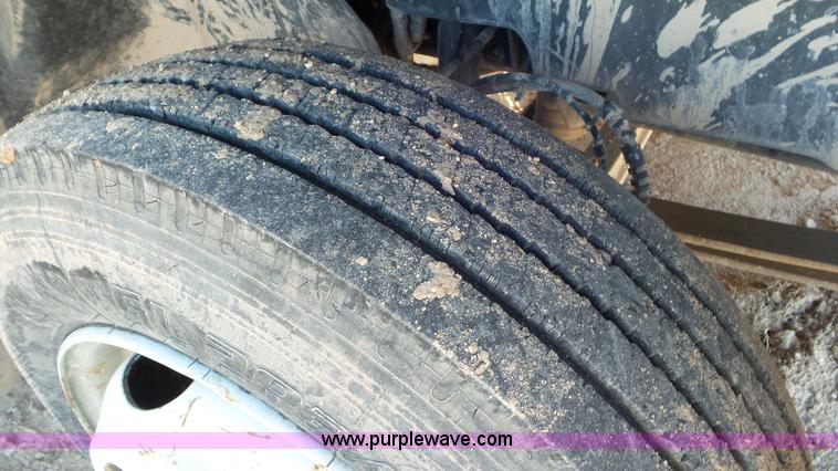 image for item L4483 2007 Chevrolet C4500 flatbed truck