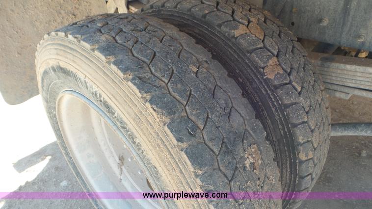 image for item L4483 2007 Chevrolet C4500 flatbed truck