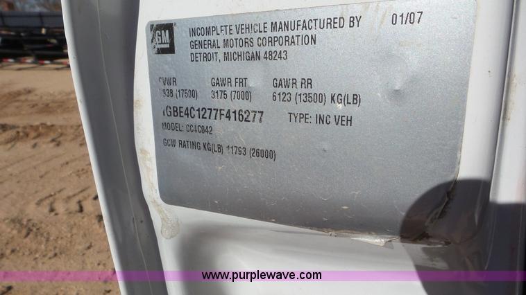 image for item L4483 2007 Chevrolet C4500 flatbed truck