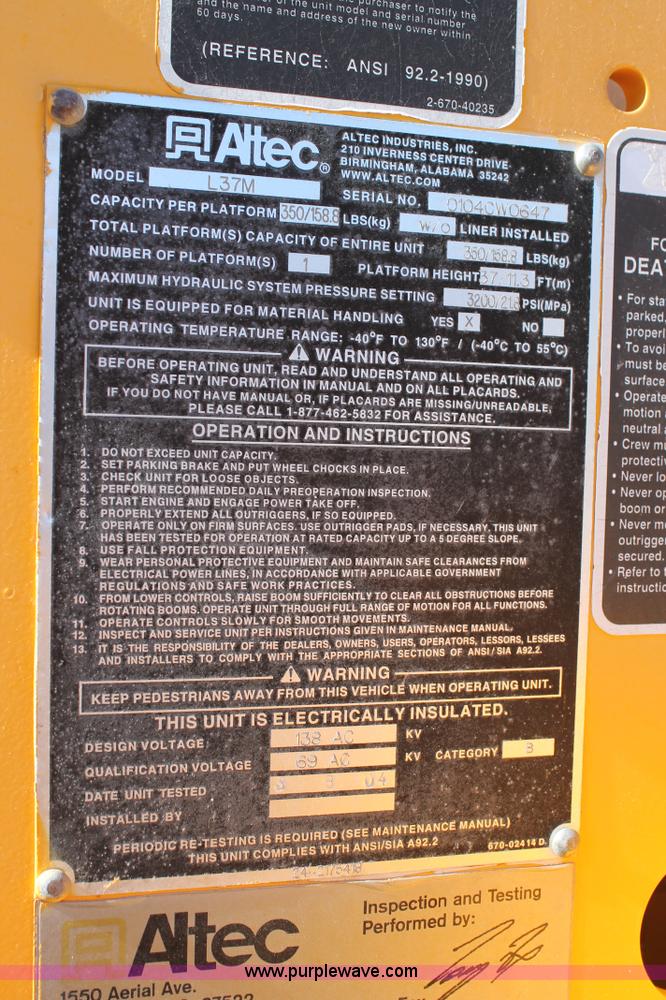 image for item L4484 2004 International DuraStar 4300 bucket truck