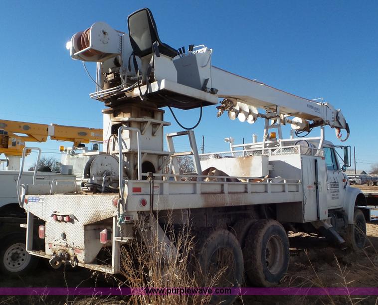 image for item L4485 1998 International 4900 digger derrick truck