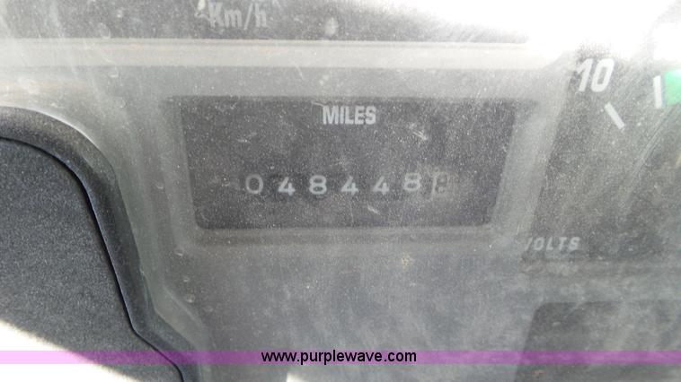 image for item L4485 1998 International 4900 digger derrick truck