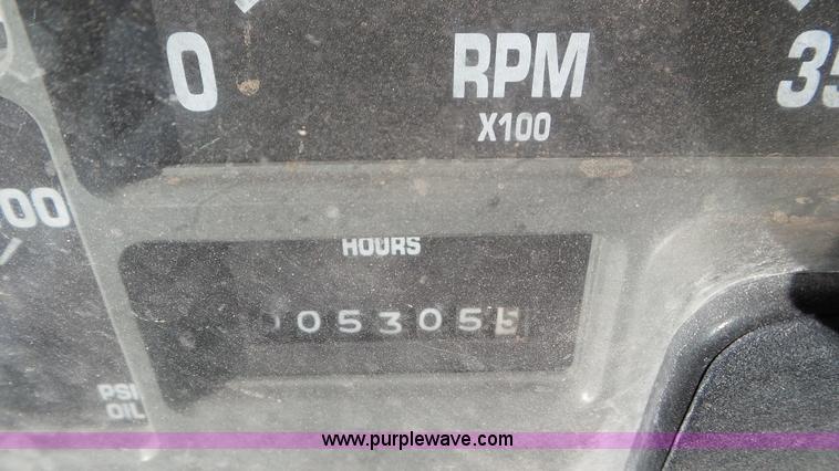 image for item L4485 1998 International 4900 digger derrick truck