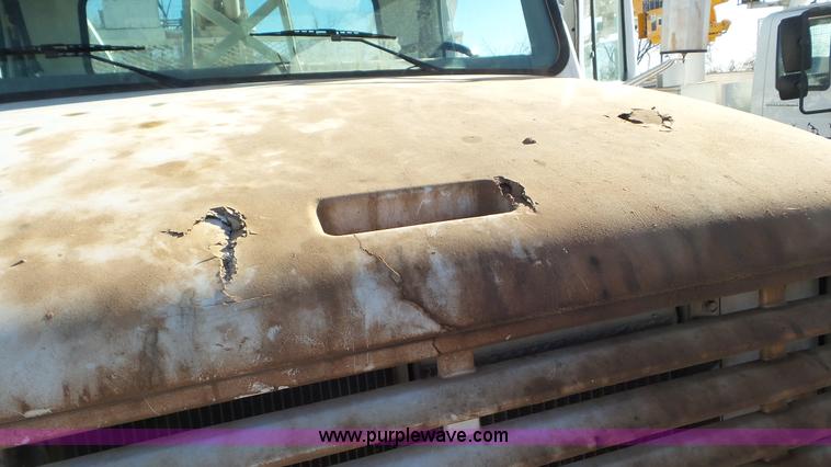 image for item L4485 1998 International 4900 digger derrick truck