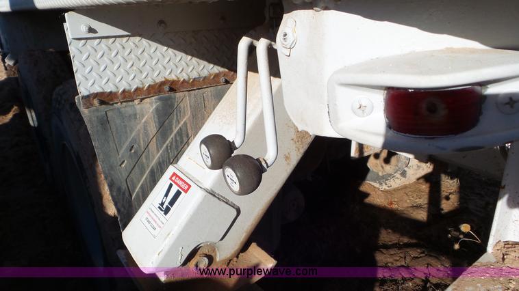 image for item L4485 1998 International 4900 digger derrick truck