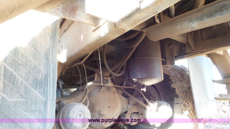 image for item L4485 1998 International 4900 digger derrick truck