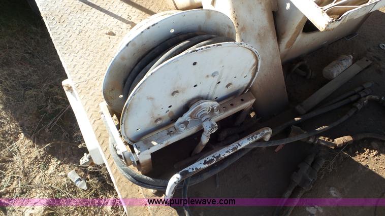 image for item L4485 1998 International 4900 digger derrick truck