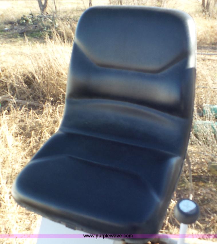 image for item L4485 1998 International 4900 digger derrick truck