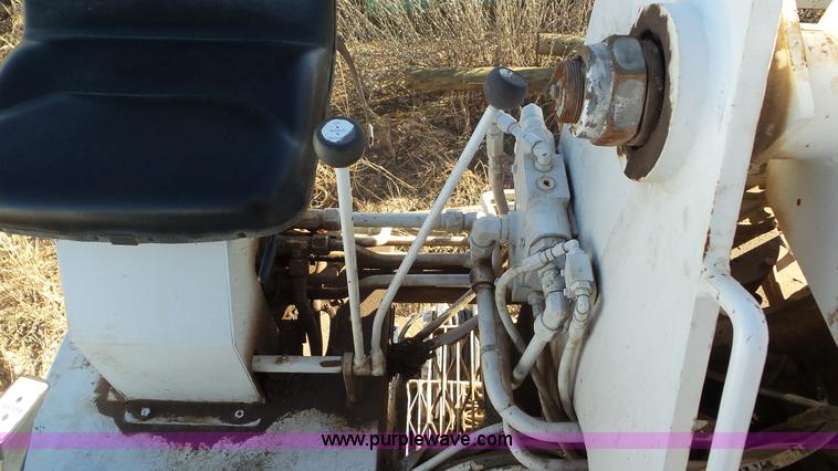 image for item L4485 1998 International 4900 digger derrick truck