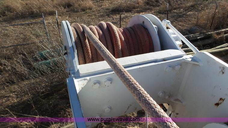 image for item L4485 1998 International 4900 digger derrick truck