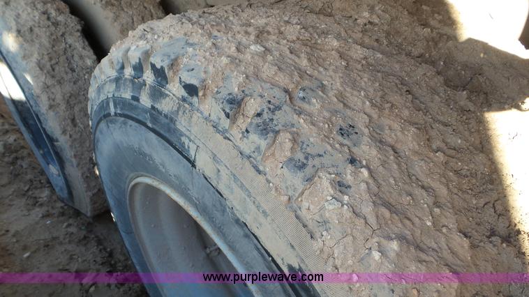 image for item L4485 1998 International 4900 digger derrick truck