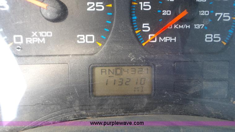 image for item L4486 2002 International 4400 bucket truck