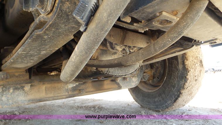 image for item L4486 2002 International 4400 bucket truck