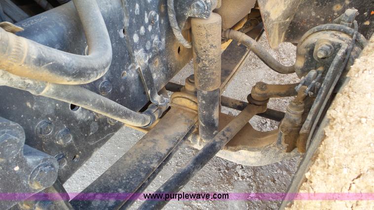 image for item L4486 2002 International 4400 bucket truck