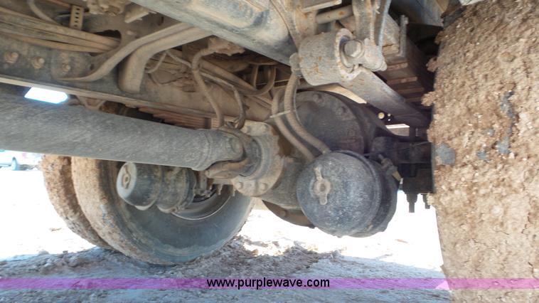 image for item L4486 2002 International 4400 bucket truck